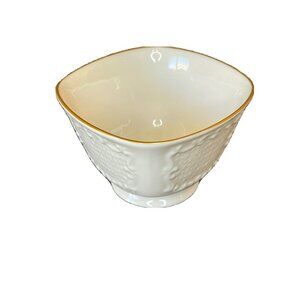 Lenox Canterbury Collection Ivory Porcelain Bowl Gold Trim 4 1/4"  Nut Candy